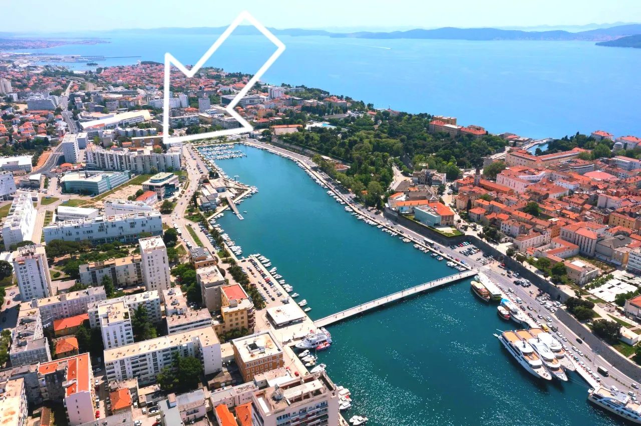 Komercijalni prostor na prodaju. 81 m², 1st floor/6 floors. 2, Branimirova obala, Zadar. 