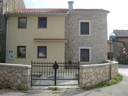 Vila na prodaju. 908 m², 2 floors. Gabonjin, Rijeka. 