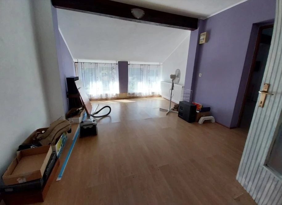 Kuća na prodaju 132 m², 2 kata. Aljmas. 